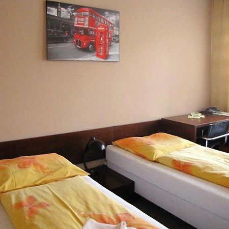 Hotel Bílá Růže Brno Esterno foto