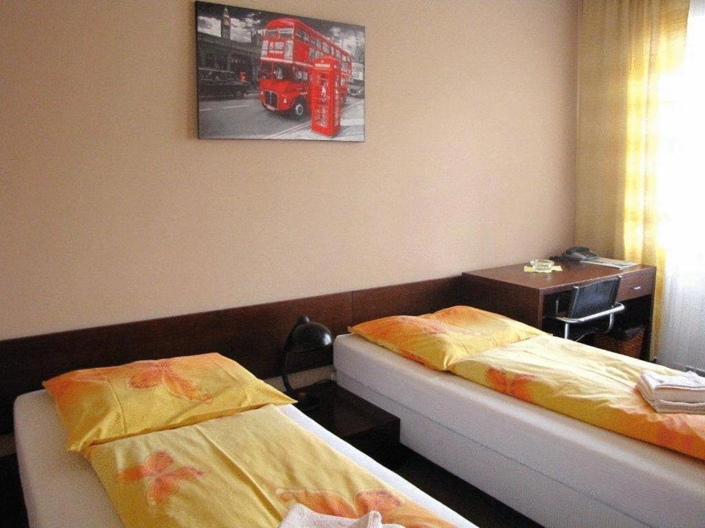 Hotel Bílá Růže Brno Esterno foto