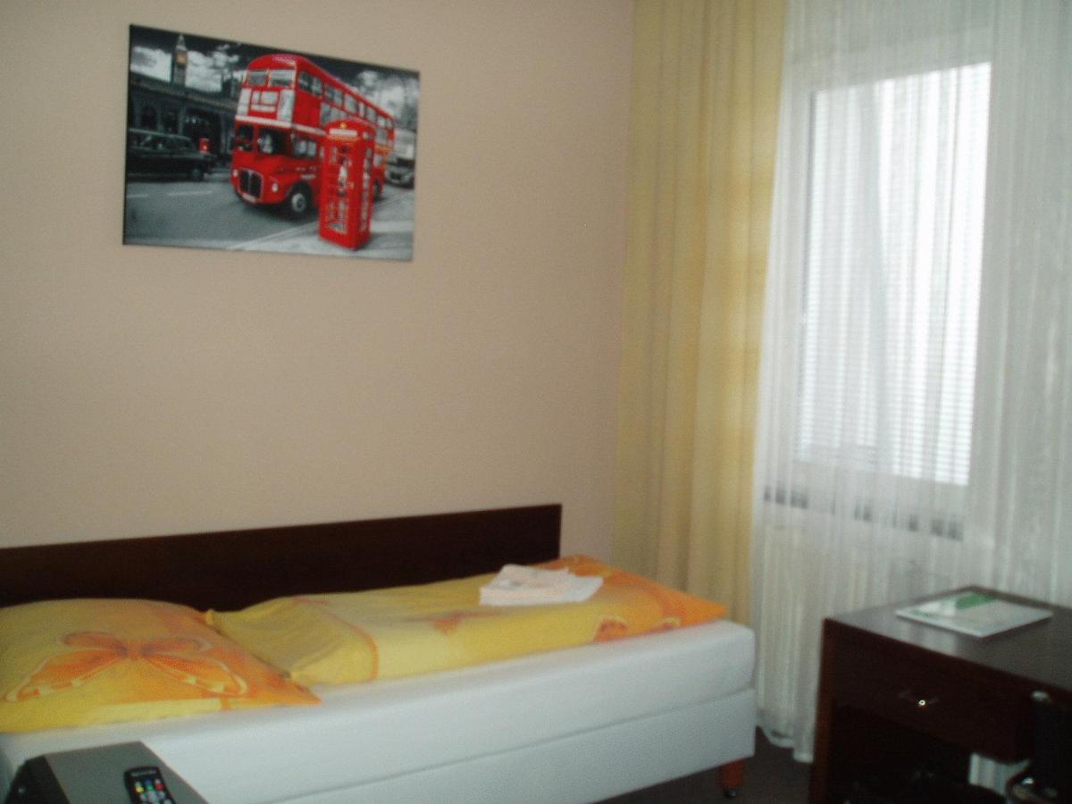 Hotel Bílá Růže Brno Esterno foto