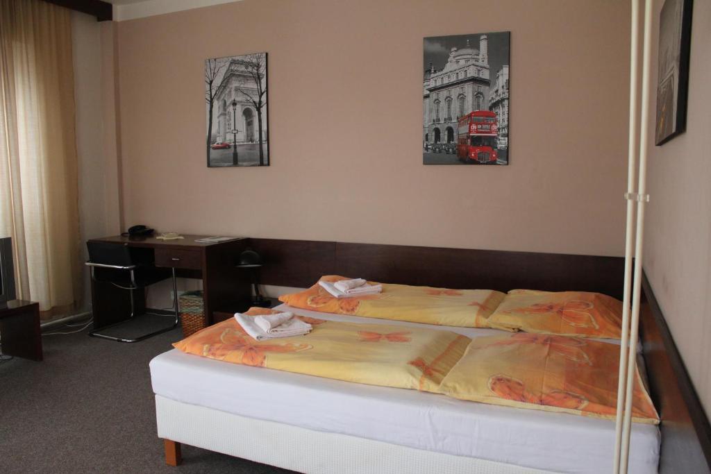 Hotel Bílá Růže Brno Esterno foto