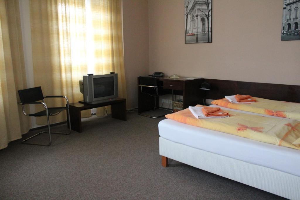 Hotel Bílá Růže Brno Esterno foto