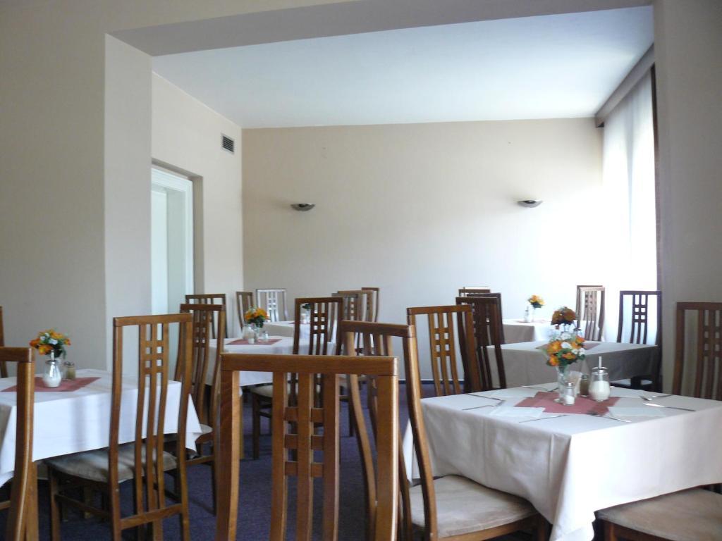 Hotel Bílá Růže Brno Esterno foto